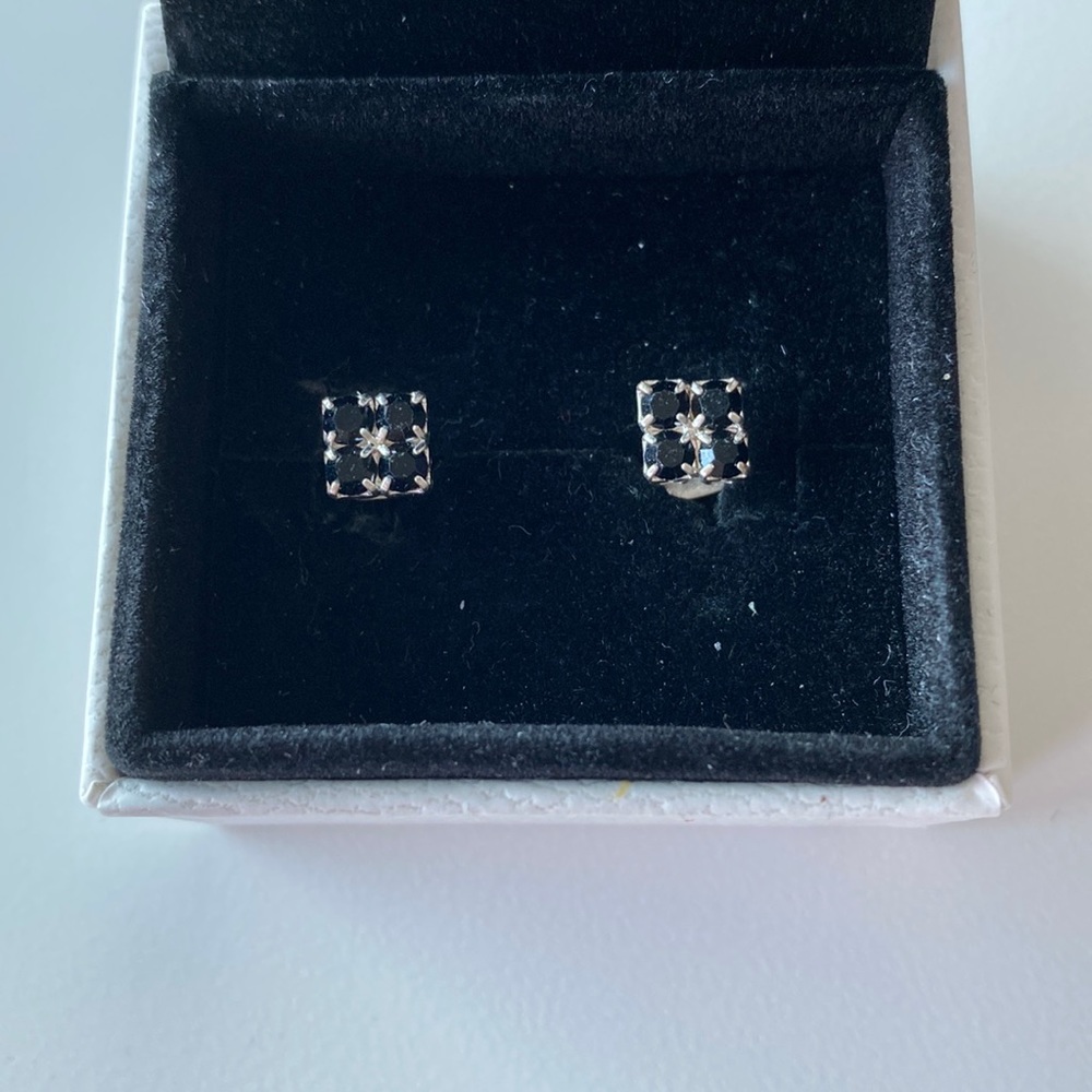 Black gems square studs